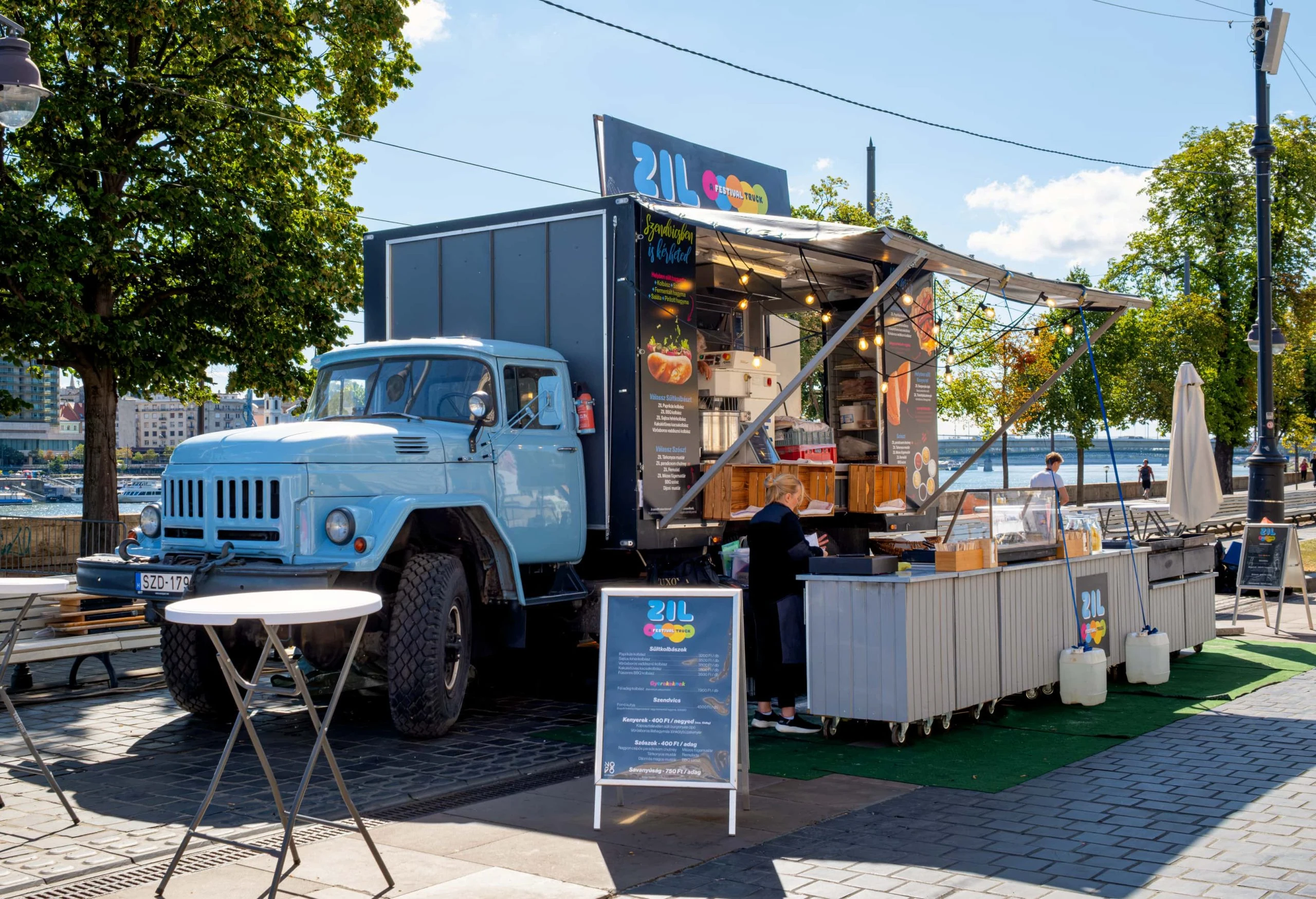 ZIL Festival Truck – Foodtruck catering