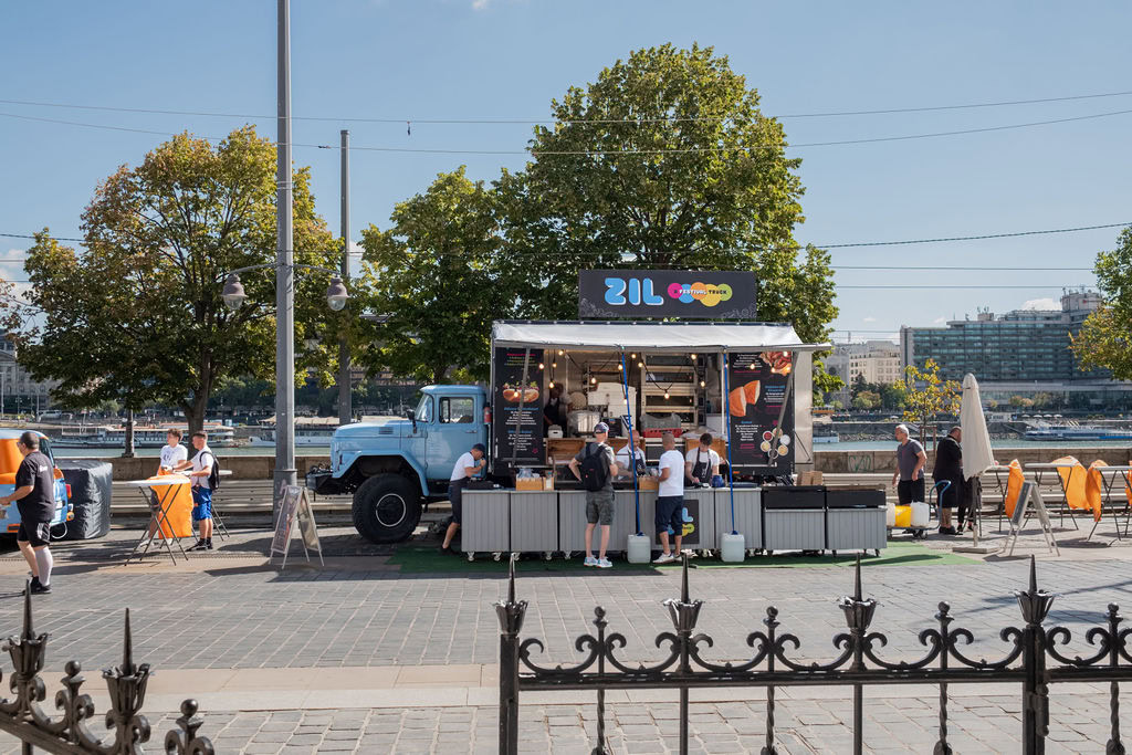 ZIL Festival Truck szabadtéri rendezvényen